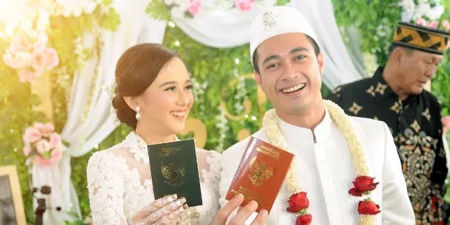 Curhatan Istri Eza Gionino Pasca Menjalani Pernikahan Yang Tak Direstui