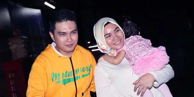 Curhatan Pedih Aldi Taher Pasca Digugat Cerai, Ingin Istri Kembali Curhatan Pedih Aldi Taher Pasca Digugat Cerai, Ingin Istri Kembali