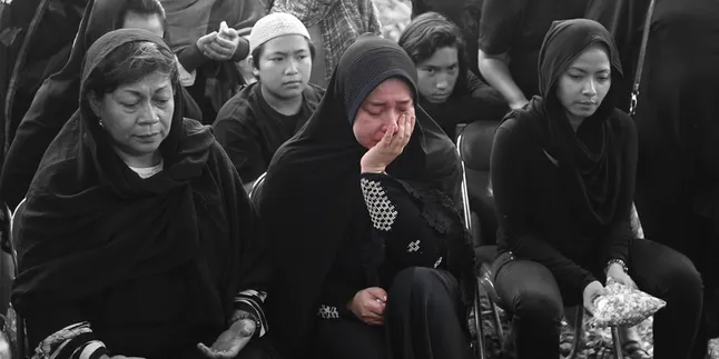 Curhatan Sedih Melly Goeslaw Sepeninggal Sang Ibunda