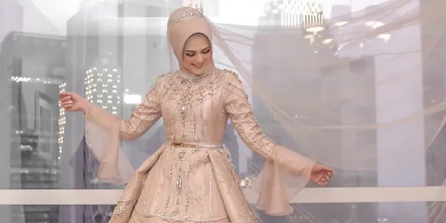 Cut Meyriska Gelar Resepsi Mewah, Pakai Gaun Pengantin Bertabur Ratusan Kristal