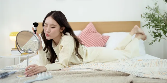 Cute & Effortless: Step-by-Step Makeup Simpel ke Kampus yang Bikin Wajah Auto Fresh