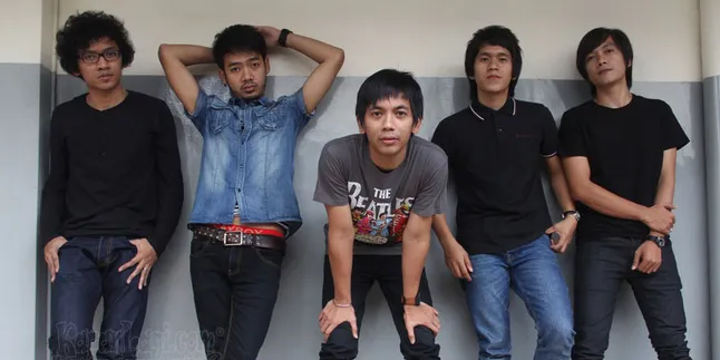 d Masiv Rayakan Ultah di Panti Jompo