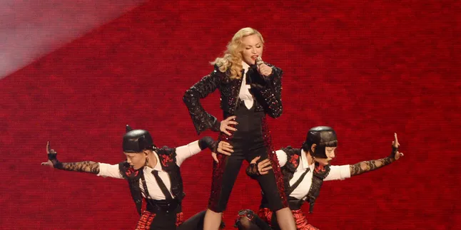 Dadanya Dibuka Madonna di Panggung, Gadis Ini Merasa Bangga
