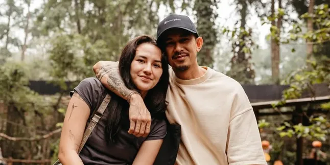 Dahlia Poland Ternyata Sudah Pertimbangkan Cerai dari Fandy Christian Sejak 2023 Dahlia Poland Ternyata Sudah Pertimbangkan Cerai dari Fandy Christian Sejak 2023