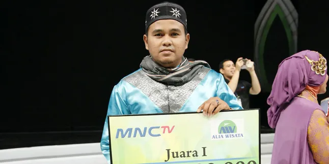 Dai Sulai Asal Medan Menangkan Kontes Dai Muda Indonesia 2014 Dai Sulai Asal Medan Menangkan Kontes Dai Muda Indonesia 2014