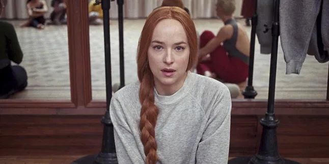Dakota Johnson Harus Konsultasi ke Terapis Usai Bintangi Film Horor 'SUSPIRIA' Dakota Johnson Harus Konsultasi ke Terapis Usai Bintangi Film Horor 'SUSPIRIA'