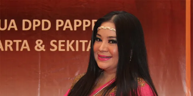 Damai, Seruni Dan Annisa Bahar Saling Berpelukan Damai, Seruni Dan Annisa Bahar Saling Berpelukan