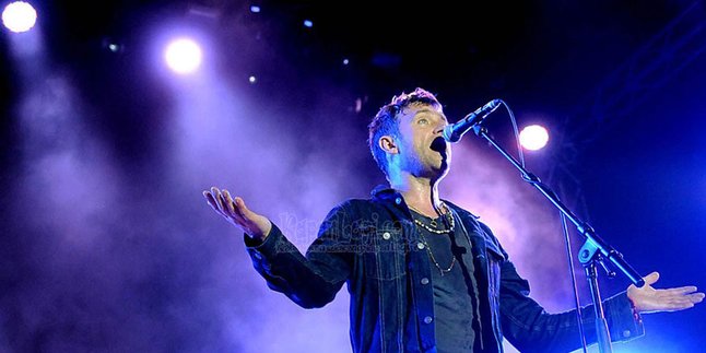 Damon Albarn: Lagu Country House dan Roll With Itu Sampah