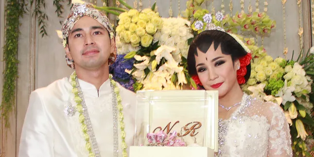 Seperti Apa Sih Penampilan Raffi - Nagita Saat Resepsi? Seperti Apa Sih Penampilan Raffi - Nagita Saat Resepsi?