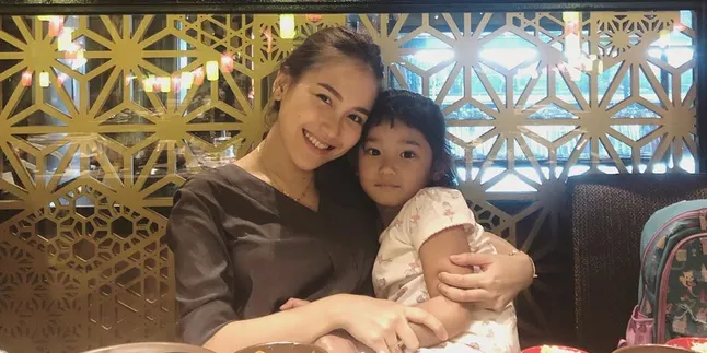 Dandan Ala Perempuan Italia, Penampilan Bilqis Anak Ayu Ting Ting Bikin Gemes