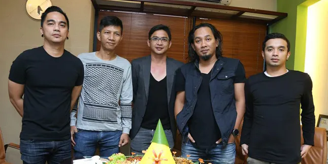 Dandanan Pasha Ungu Tuai Kritik, Enda: Kenapa Kalian Jadi Heboh?