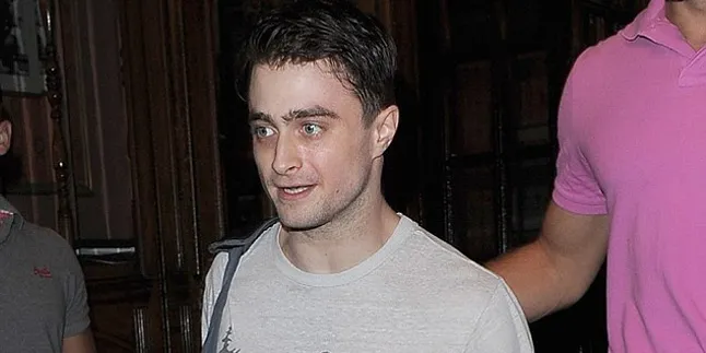 Daniel Radcliffe Ketahuan Bersama Pacar Baru? Daniel Radcliffe Ketahuan Bersama Pacar Baru?