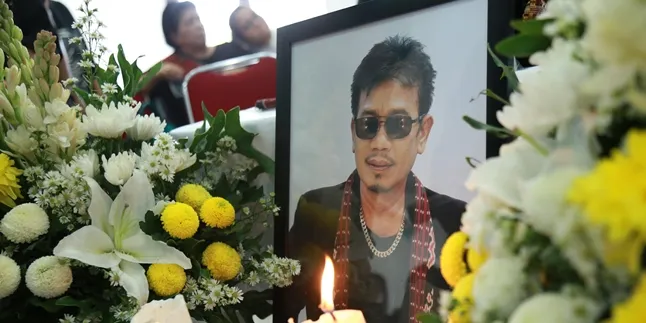 Dapat Baju Dari Singapura, Ini Kenangan Sahabat Eddy Silitonga Dapat Baju Dari Singapura, Ini Kenangan Sahabat Eddy Silitonga