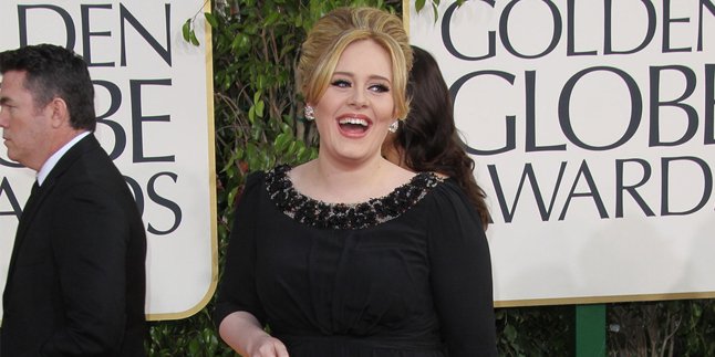 Dapat Kado Tiket Konser Adele, Fans Ini Menangis di Hari Ultahnya