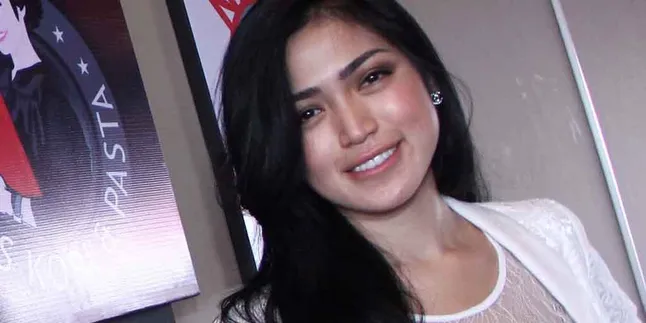 Dapat Undangan Pemilu, Jessica Iskandar Tetap Sembunyikan Status