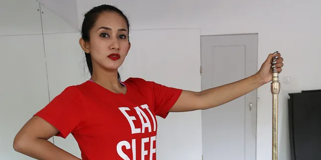 Dari Pengalaman Sendiri & Orang Lain, Cut Memey Cerita Patah Hati