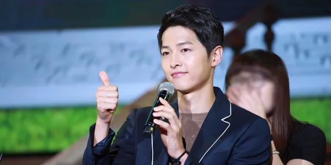 Dari Satpam Sampai Staf, Semua Dapat Tablet PC Dari Song Joong Ki