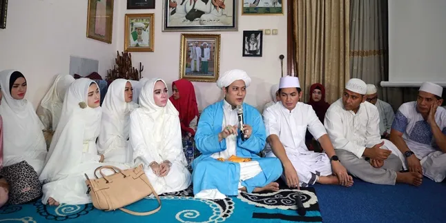 Dari Tommy Kurniawan Hingga Bella Shofie Ikut Pengajian Gus Anom