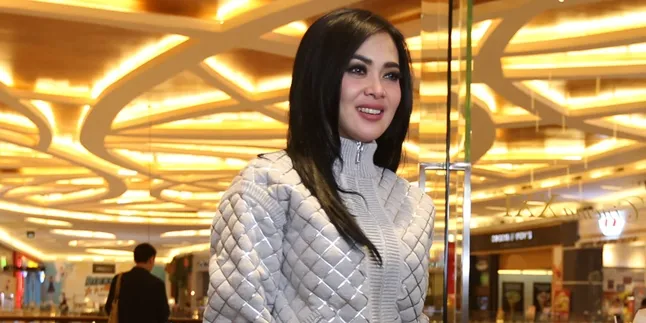 Daripada Buru-Buru, Syahrini Pilih Terlambat Nikah Tapi Mantap