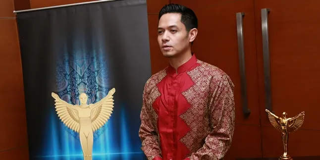 Daripada Guru Spiritual, Dude Harlino Pilih Belajar ke Para Ustaz