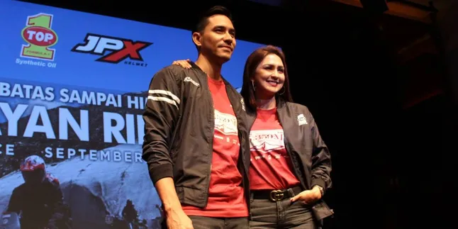 Darius Sinatria & Donna Agnesia Cerita Pengalaman Naik Motor ke Himalaya