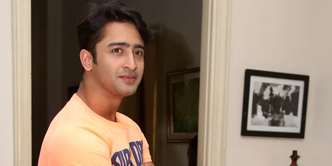 Datang ke Indonesia, Adik Shaheer Sheikh Kunjungi Masjid Istiqlal