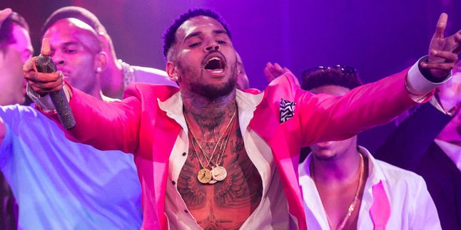 Datang ke Indonesia, Permintaan Khusus Chris Brown Adalah...