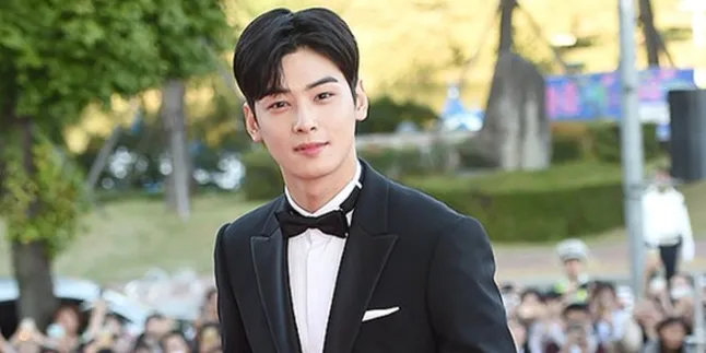 Datang ke ITA Awards 2018, Cha Eunwoo Senang Disambut Teriakan Fans Datang ke ITA Awards 2018, Cha Eunwoo Senang Disambut Teriakan Fans
