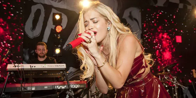 Datang ke Jakarta, Rita Ora Cerita Single Terbarunya 'Poison'