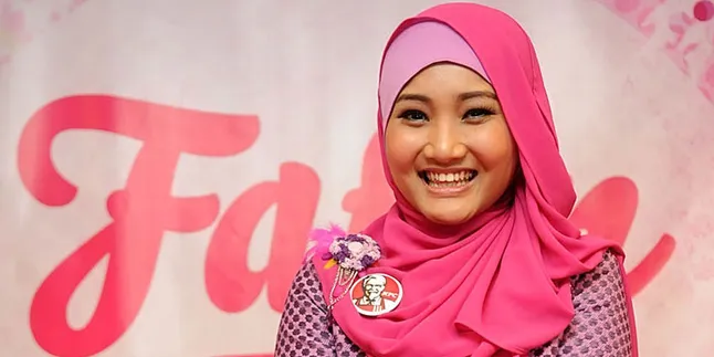 Datang ke Malang, Fatin Ditemani Sang Ibu