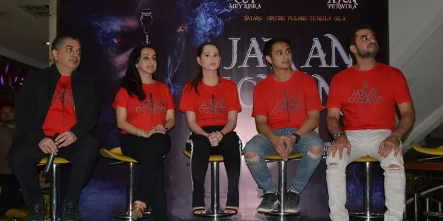 Datang ke PRJ, Pemain Film 'JARAN GOYANG' Disambut Para Pengunjung Datang ke PRJ, Pemain Film 'JARAN GOYANG' Disambut Para Pengunjung