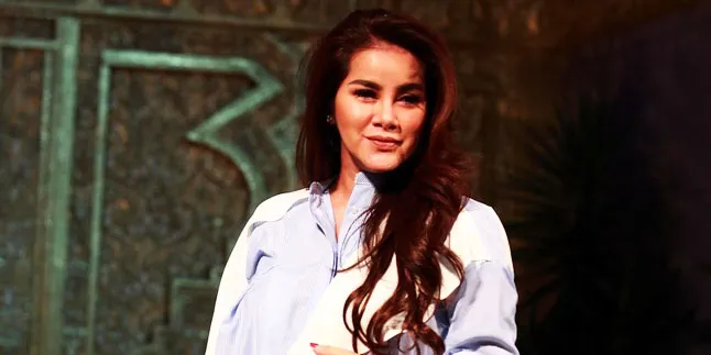 Datang ke Ultah Mewah Rafathar, Olla Ramlan Pakai Baju Merah Putih