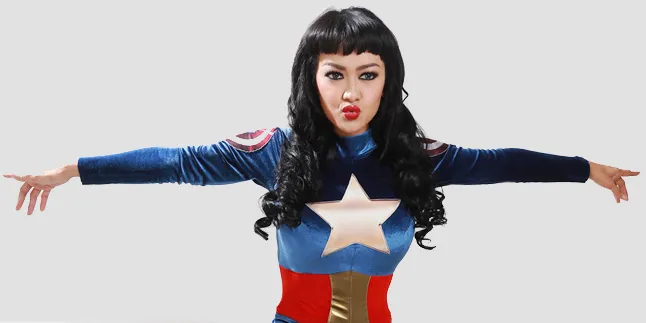 Datang Sendirian ke 7 Bulanan Raffi-Gigi, Julia Perez Galau Abis! Datang Sendirian ke 7 Bulanan Raffi-Gigi, Julia Perez Galau Abis!
