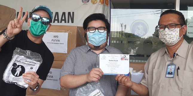 Visit RS Persahabatan, Bertrand Antolin and Friends Provide 1000 PPE for Medical Workers