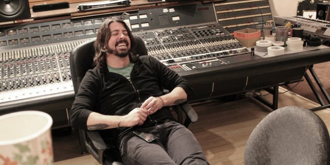 Dave Grohl Dinobatkan Jadi Duta Record Store Day 2015