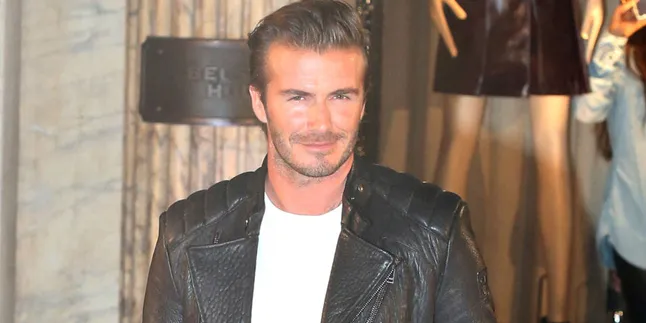 David Beckham Panjangkan Rambut, Makin Ganteng?