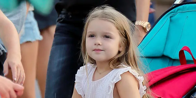 David Beckham Tak Ingin Potong Rambut Harper, Kenapa Sih? David Beckham Tak Ingin Potong Rambut Harper, Kenapa Sih?