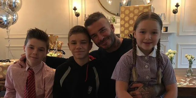 David Beckham Ultah, Brooklyn Beri Kejutan Datang ke London Dari New York! David Beckham Ultah, Brooklyn Beri Kejutan Datang ke London Dari New York!