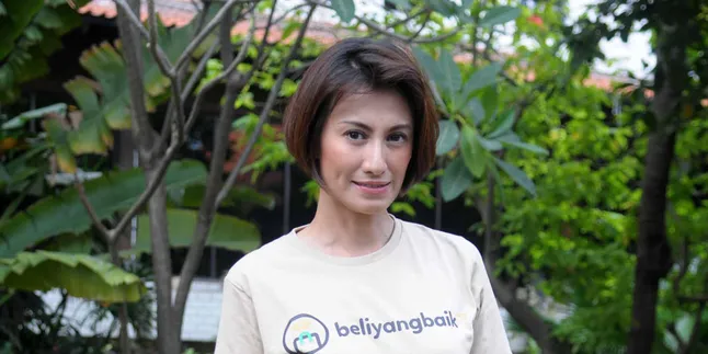 Davina Veronica: Jakarta Seperti Tong Sampah! Davina Veronica: Jakarta Seperti Tong Sampah!