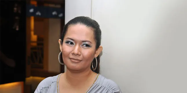 Dea Mirella dan Roy Hasby Sudah Pisah Rumah Sejak Awal Tahun Dea Mirella dan Roy Hasby Sudah Pisah Rumah Sejak Awal Tahun