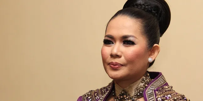 Dea Mirella Gugat Cerai, Suami Curhat di Media Sosial
