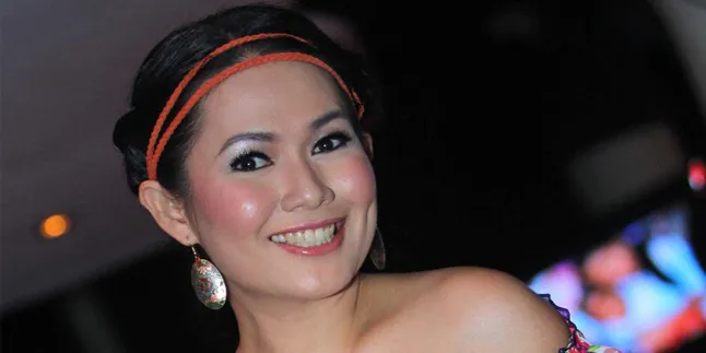 Dea Mirella Minta Eel Ritonga Patuhi Putusan Soal Gono Gini Dea Mirella Minta Eel Ritonga Patuhi Putusan Soal Gono Gini