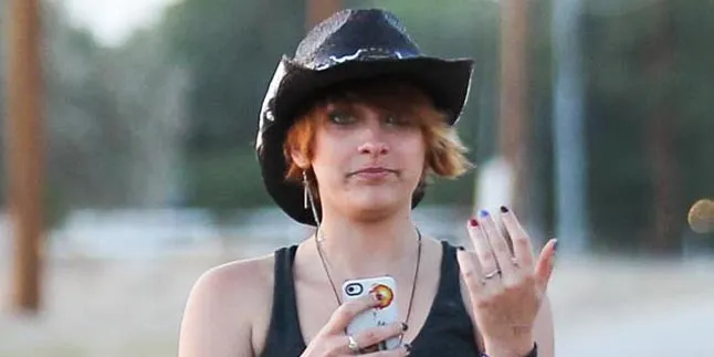 Debbie Rowe Akhirnya Jenguk Paris Jackson di RS