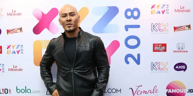 Deddy Corbuizer Berikan Atraksi Magic dan Stand Up Comedy di 'MAGICOM SHOW'