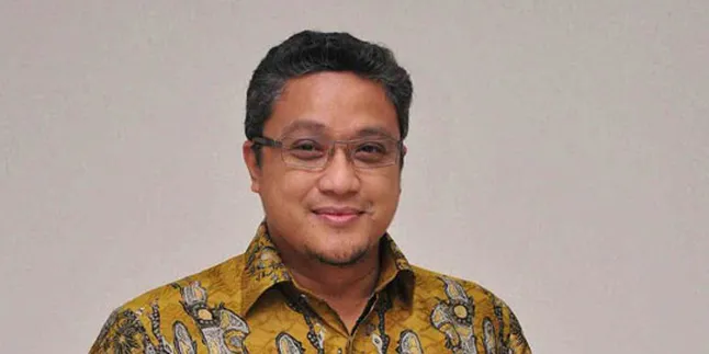 Dede Yusuf Jadi Supir Angkot