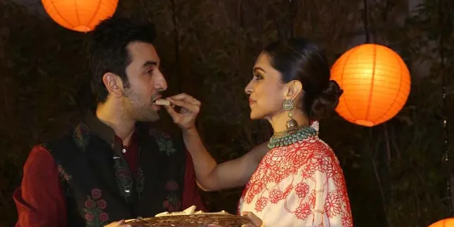 Deepika Ungkap Perkenalan Pertama Dengan Ranbir, Gagal Move On?