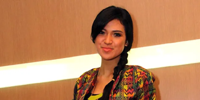 Delia Septianti Enggan Bicara Nuri Maulida dan Ustadz Guntur Delia Septianti Enggan Bicara Nuri Maulida dan Ustadz Guntur