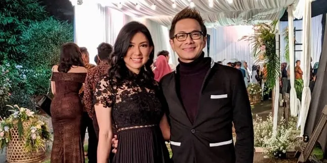 Delon dan Aida Pilih Menikah di Hari Pahlawan, Ini Alasannya Delon dan Aida Pilih Menikah di Hari Pahlawan, Ini Alasannya