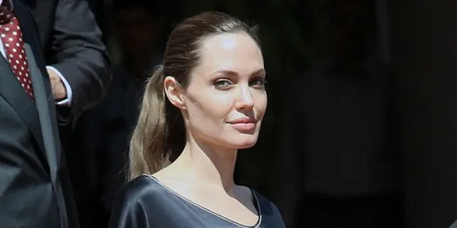 Demi Anak, Angelina Jolie Putuskan Pensiun Jadi Aktris Demi Anak, Angelina Jolie Putuskan Pensiun Jadi Aktris