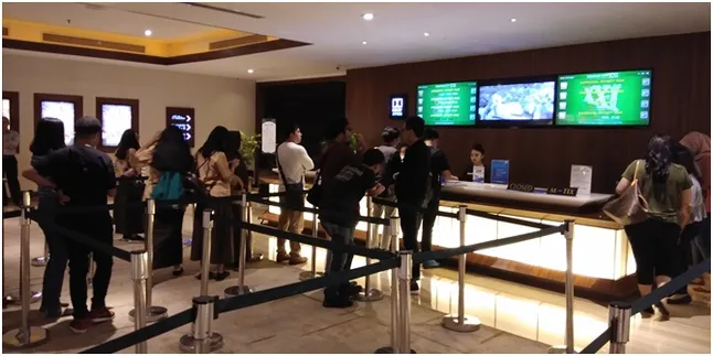 Demi 'AVENGERS INFINITY WAR', Sampai Rela Duduk Terpisah di Bioskop